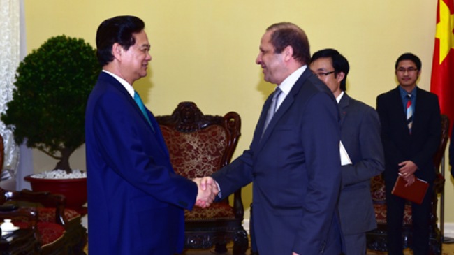 Премьер-министр СРВ Нгуен Тан Зунг принял посла Алжира